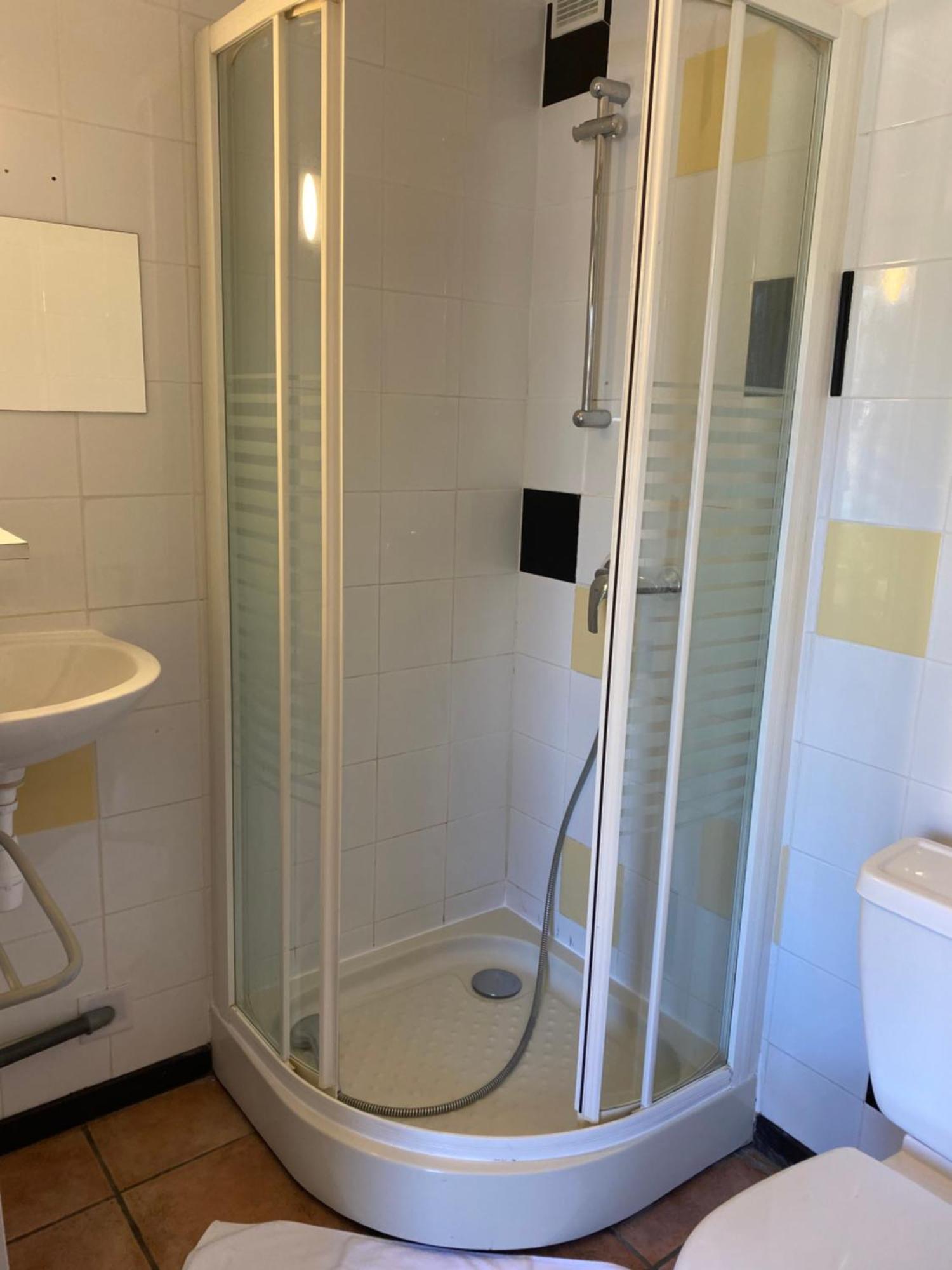 Hotel Le 28 拉特斯特德布赫 外观 照片